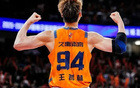 上海男篮4比1力克广厦成功登顶，王哲林14年坚守终圆总冠军梦，赛后洒泪感动全场，胡金秋数据全面碾压引发谁才是最终赢家的激烈讨论