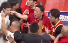 忍无可忍！楼明与上海队球迷爆发激烈冲突，现场场面失控引发广泛关注